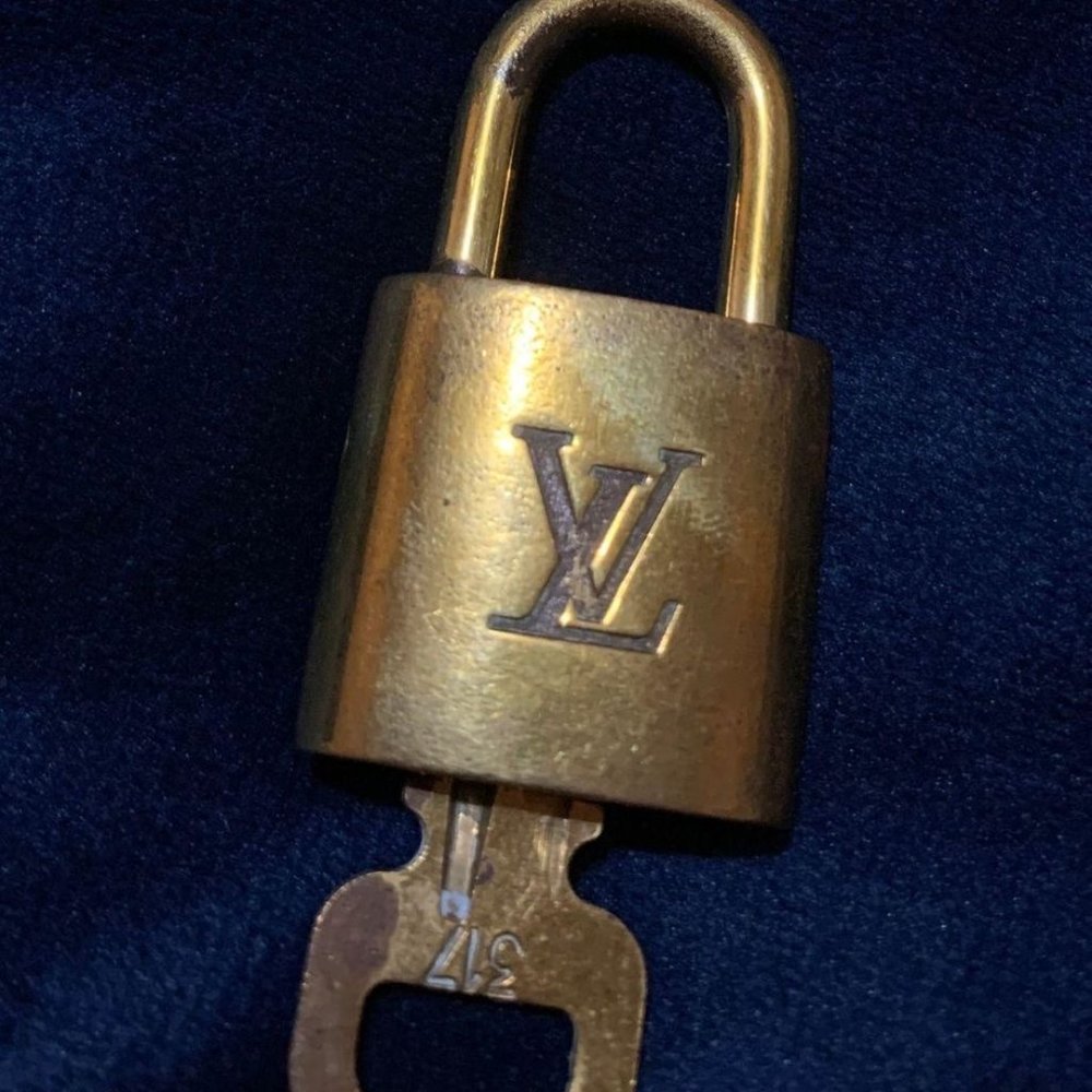 AUTHENTIC Louis Vuitton Lock & Key